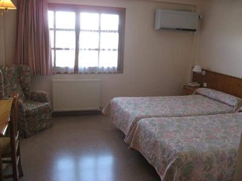 Hotel Anaya Puente La Reina de Jaca Εξωτερικό φωτογραφία
